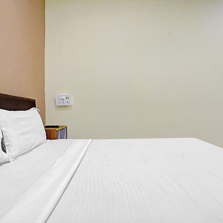 Hotel O Nova Rooms Surat Eksteriør billede