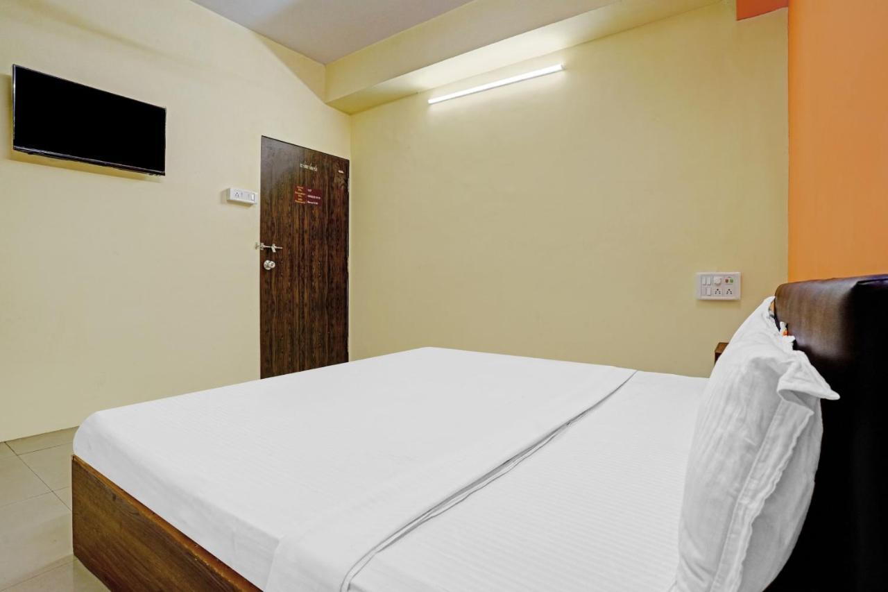Hotel O Nova Rooms Surat Eksteriør billede